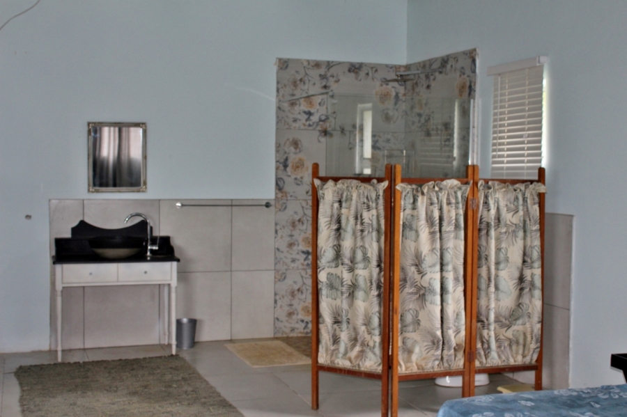 4 Bedroom Property for Sale in Bathurst Eastern Cape